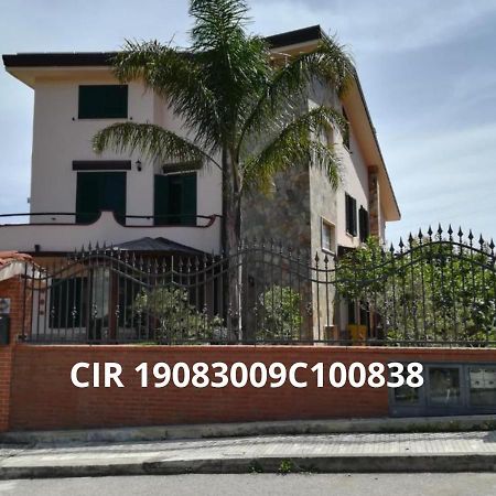 Bed and breakfast La Collina Capo dʼOrlando Extérieur photo