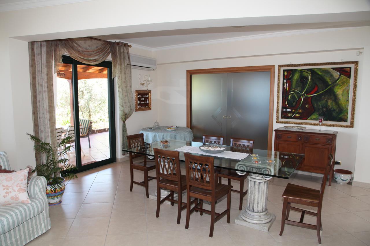 Bed and breakfast La Collina Capo dʼOrlando Extérieur photo