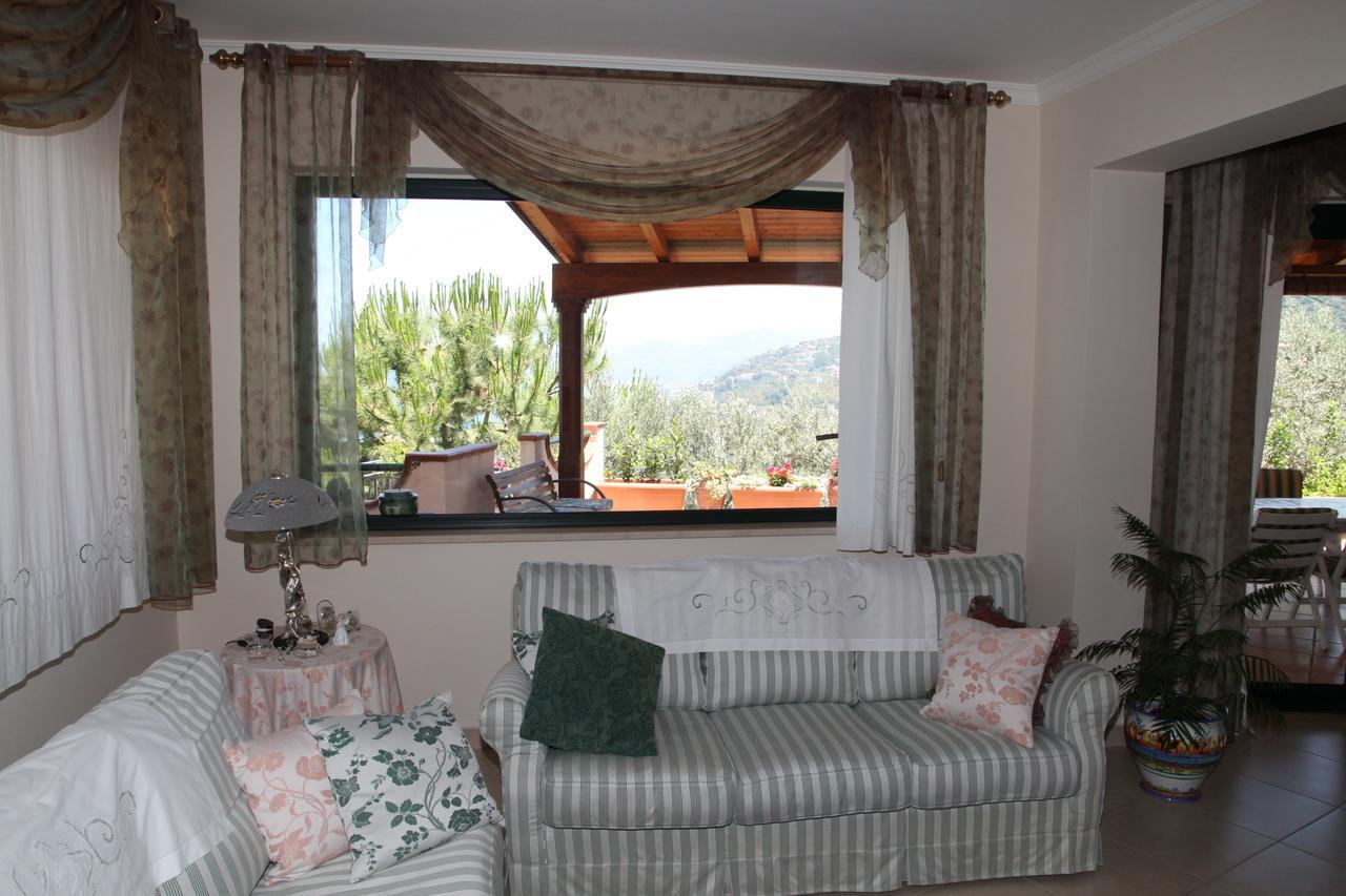 Bed and breakfast La Collina Capo dʼOrlando Extérieur photo