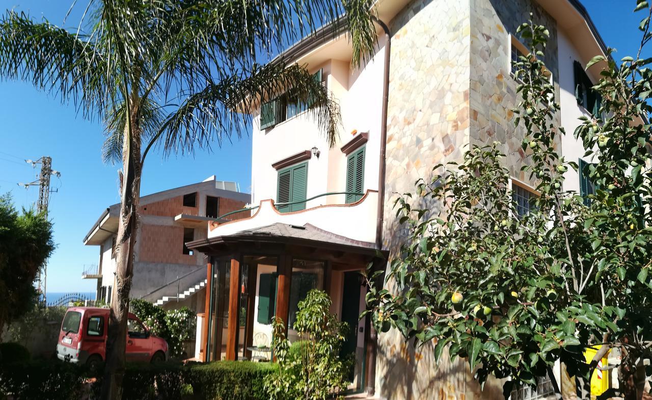 Bed and breakfast La Collina Capo dʼOrlando Extérieur photo