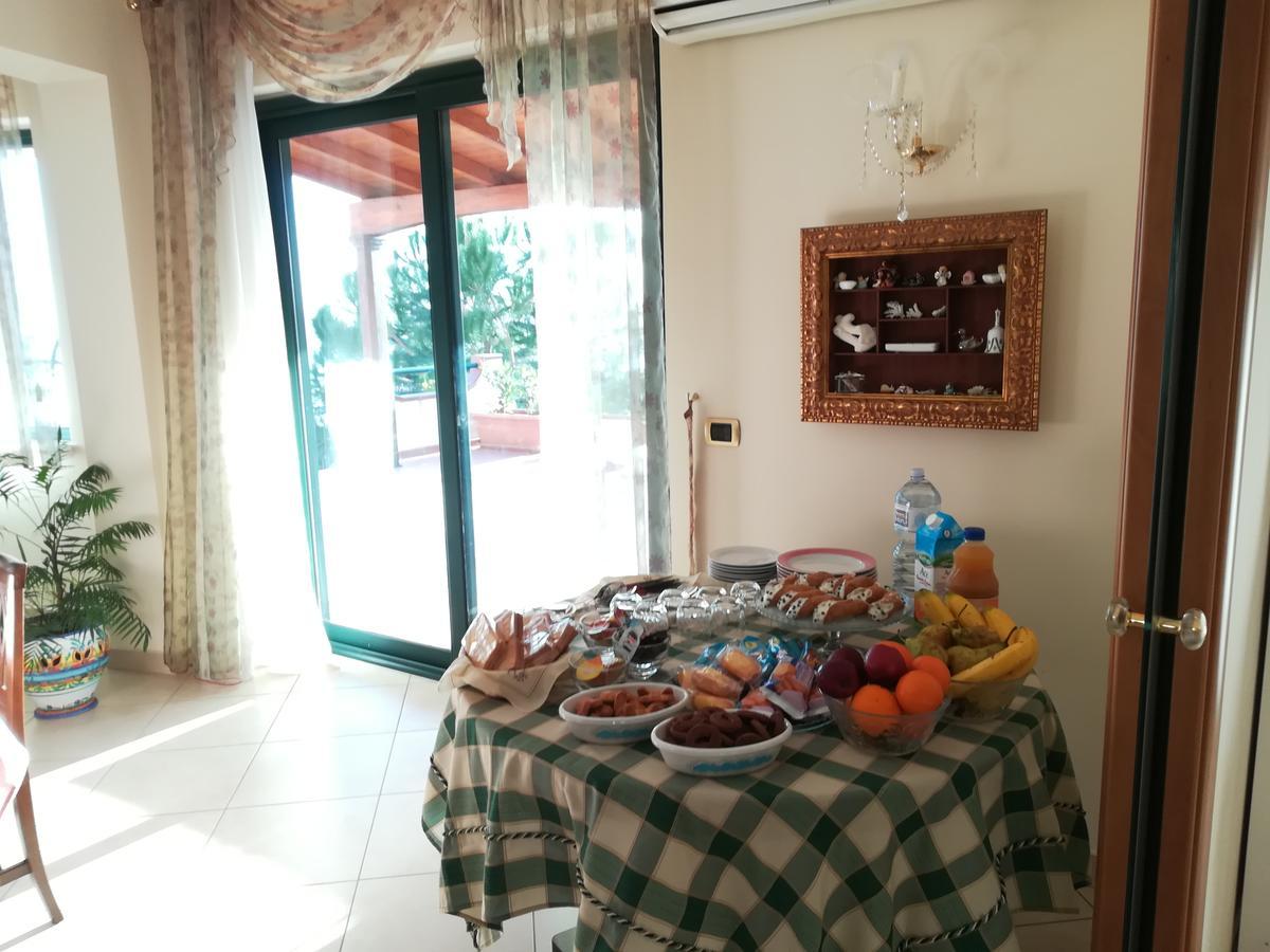 Bed and breakfast La Collina Capo dʼOrlando Extérieur photo