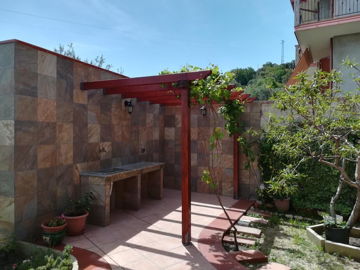 Bed and breakfast La Collina Capo dʼOrlando Extérieur photo