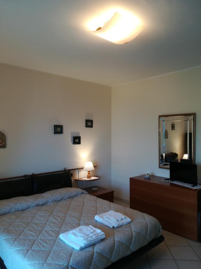 Bed and breakfast La Collina Capo dʼOrlando Extérieur photo