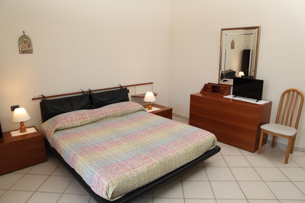 Bed and breakfast La Collina Capo dʼOrlando Extérieur photo