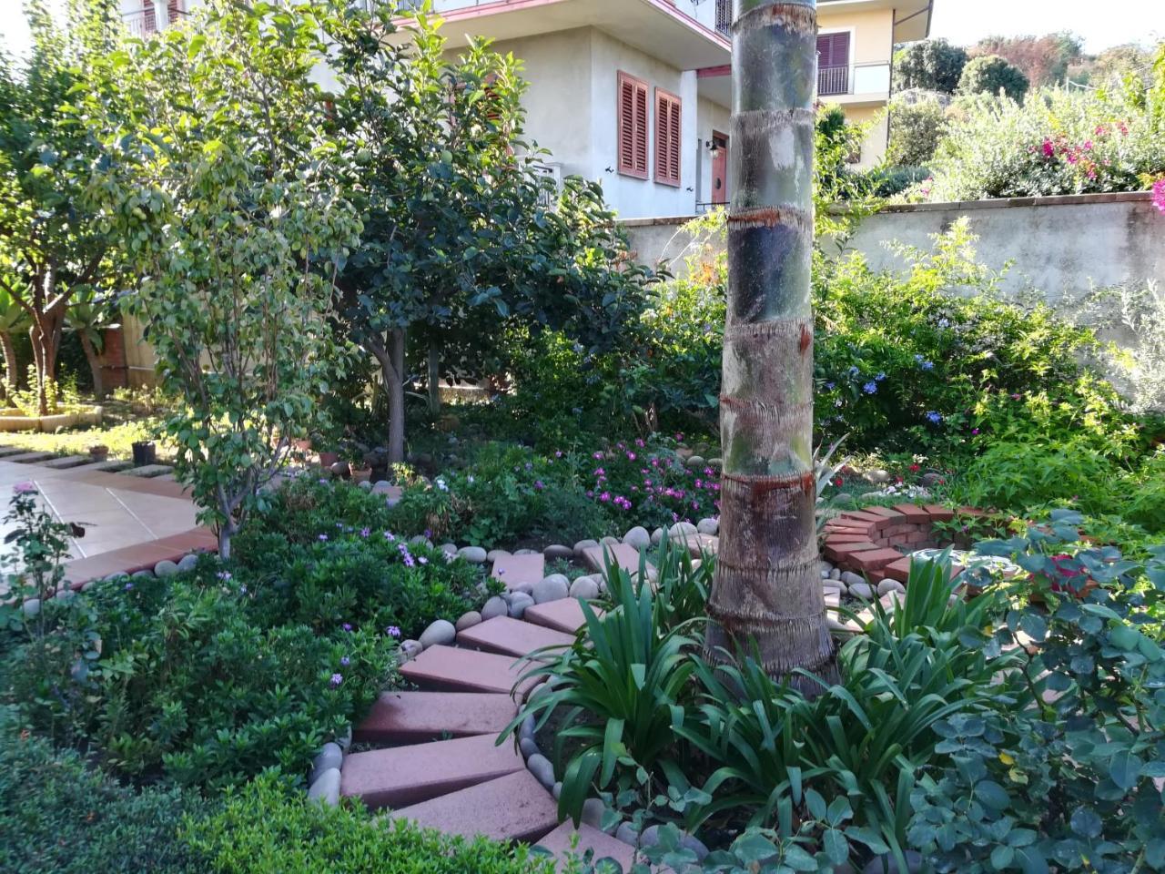 Bed and breakfast La Collina Capo dʼOrlando Extérieur photo